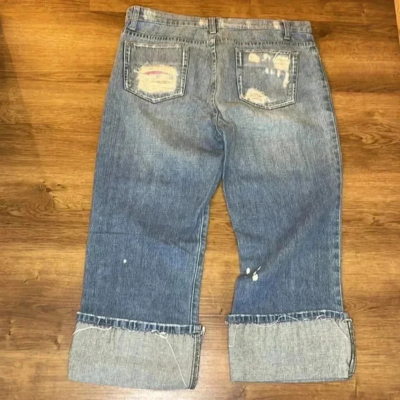 Duck Head Juniors 13 Distressed Faded Bleached Cuffed Light Wash Capri Jeans - Picture 2 of 9